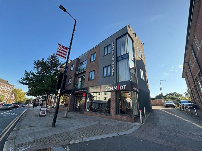 3 Bedroom Flat To Rent In Crompton House, High Street, Barnet, EN5