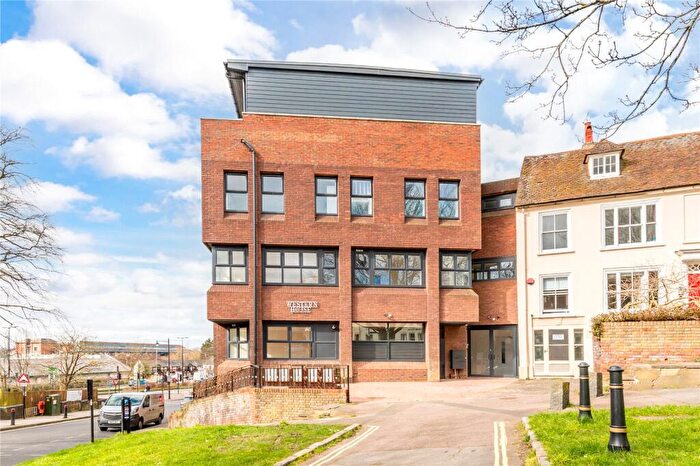 1 Bedroom Flat To Rent In Western House, Rickfords Hill, Aylesbury, HP20