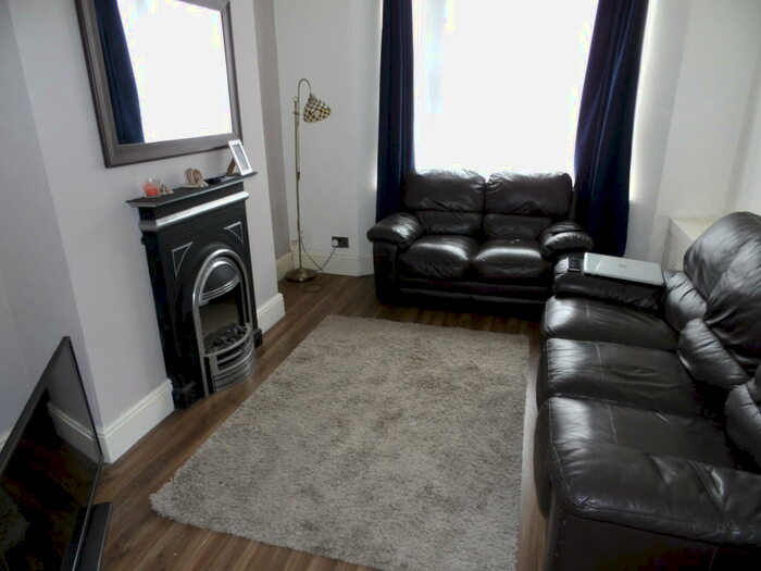 2 Bedroom House To Rent In Binns Road, L13
