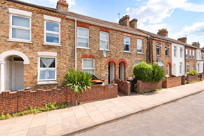 3 Bedroom House To Rent In Kempston, MK42