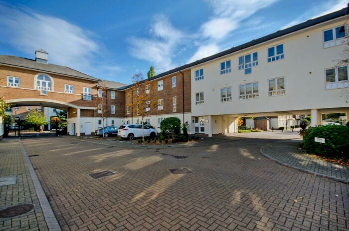 2 Bedroom Flat To Rent In Samuel Gray Gardens, Kingston, Kingston Upon Thames, KT2