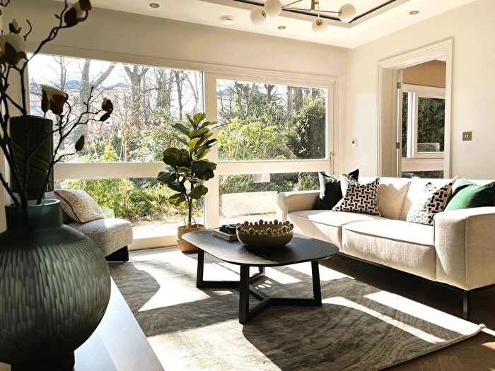 2 Bedroom Flat For Sale In Park Village East, Regent's Park, London, NW1