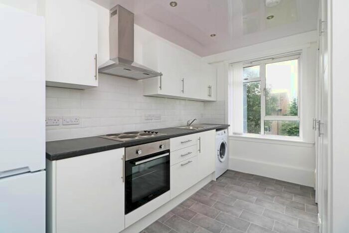 2 Bedroom Flat To Rent In Ballindean Road, Dundee, DD4