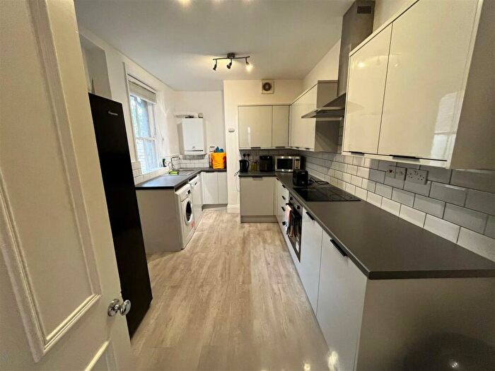 7 Bedroom Terraced House To Rent In Heaton Hall Road, Newcastle Upon Tyne, NE6