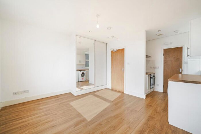 Studio To Rent In Tottenham Lane, Crouch End, N8