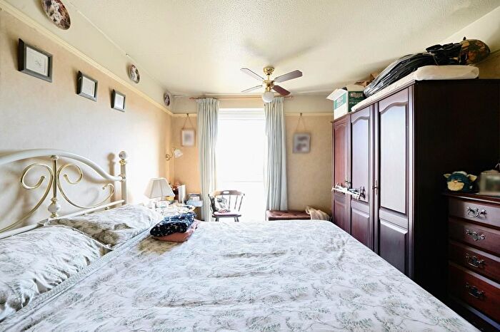 3 Bedroom End Terrace House For Sale In Chesham, Buckinghamshire, HP5