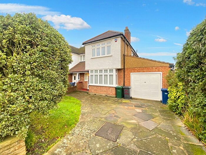 3 Bedroom Semi-Detached House To Rent In Glengall Road, Edgware, Greater London, HA8