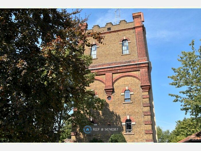 2 Bedroom Flat To Rent In (Top ) Water Tower Close, Uxbridge, UB8