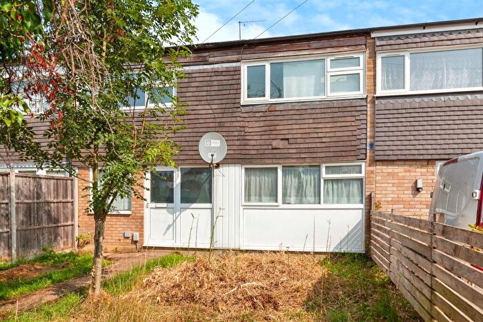 3 Bedroom Terraced House For Sale In Calbroke Road, Slough, SL2