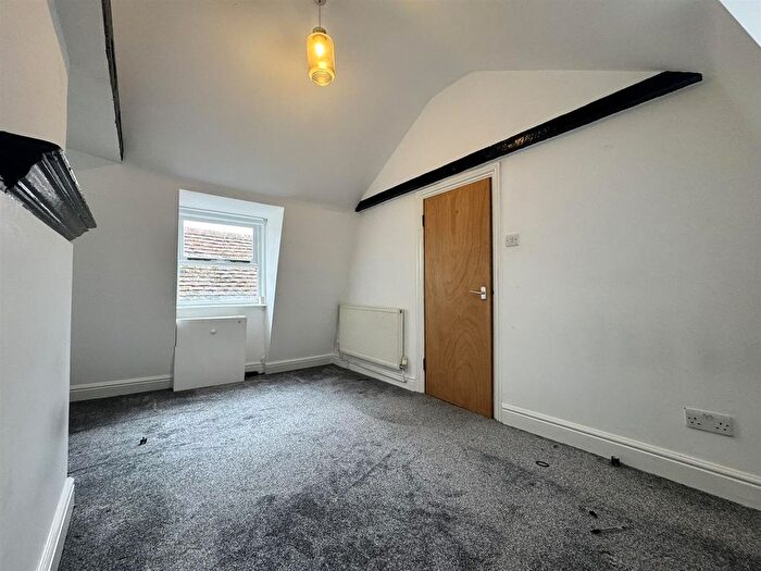 1 Bedroom Flat For Sale In Darby Drive, Waltham Abbey, EN9