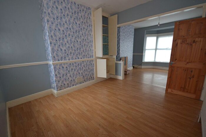 3 Bedroom Terraced House For Sale In Buckingham Street, Hull, HU8