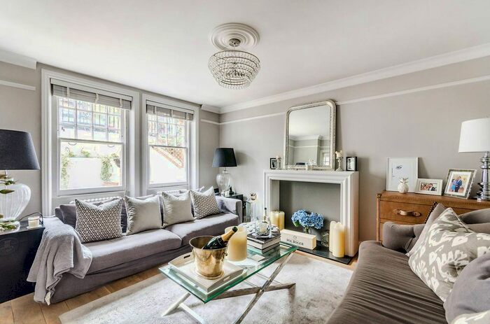 2 Bedroom Flat To Rent In Mornington Avenue, West Kensington, London, W14
