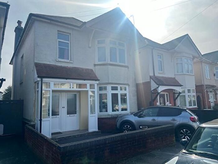 2 Bedroom Flat To Rent In Heathwood Road, Talbot Park, Bournemouth, BH9