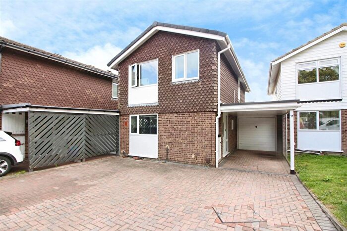 4 Bedroom Link Detached House For Sale In Marsett Way, Leeds, LS14