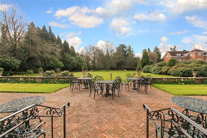 2 Bedroom Apartment To Rent In Ravens Court, Castle Village, Berkhamsted, Hertfordshire, HP4