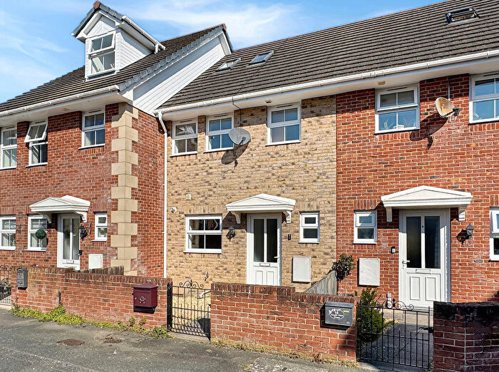 3 Bedroom Terraced House For Sale In South View Close, Ryde, Isle Of Wight, PO33