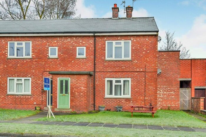 2 Bedroom Flat To Rent In Earlsway, Macclesfield, Cheshire, SK11