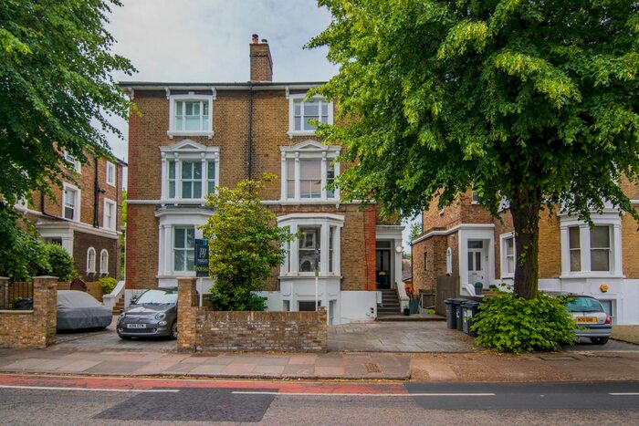 2 Bedroom Flat To Rent In Church Road, Richmond, TW9