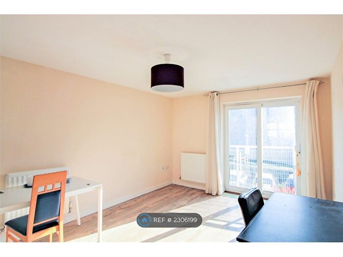 1 Bedroom Flat To Rent In Wilding Court, Borehamwood, WD6