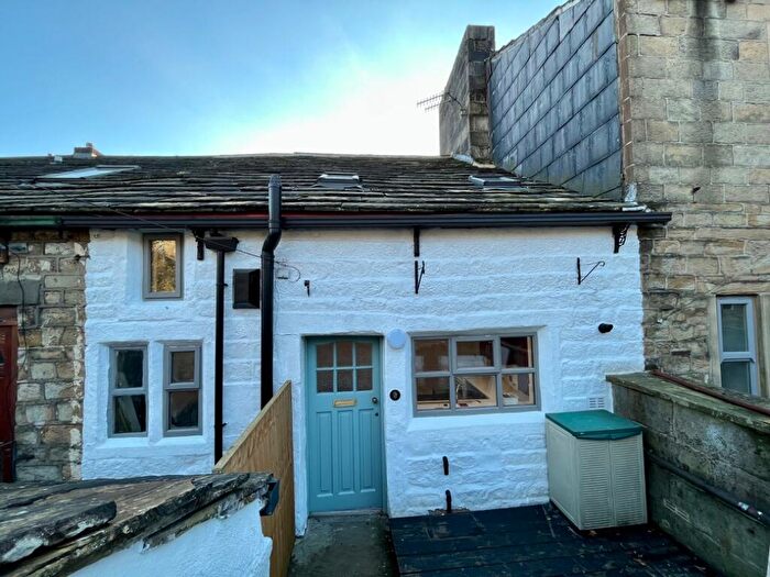 2 Bedroom Cottage To Rent In Back North Street, Todmorden, West Yorkshire, OL14