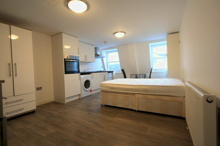 Studio To Rent In The Broadway, London, SW19