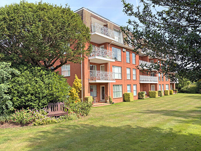 3 Bedroom Flat For Sale In Manor Road, Sidmouth, EX10