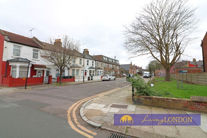 4 Bedroom Terraced House To Rent In Dawlish Road, London, N17