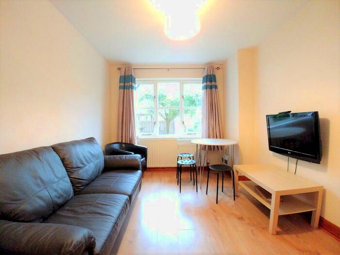 3 Bedroom Private Hall To Rent In Fairfield Road, Lancaster, LA1