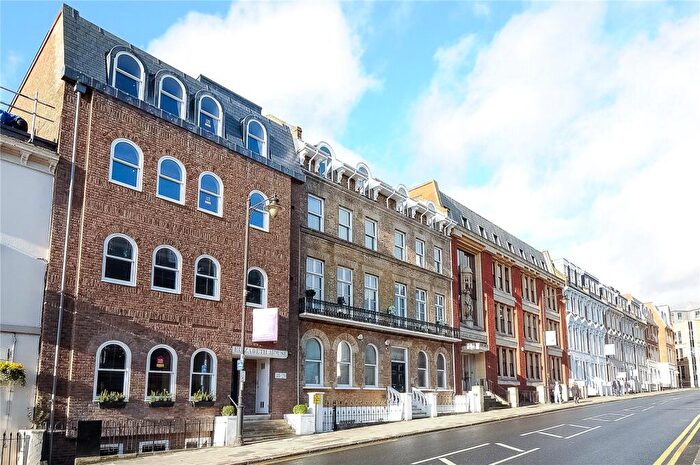 2 Bedroom Apartment To Rent In Sheet Street, Windsor, Berkshire, SL4