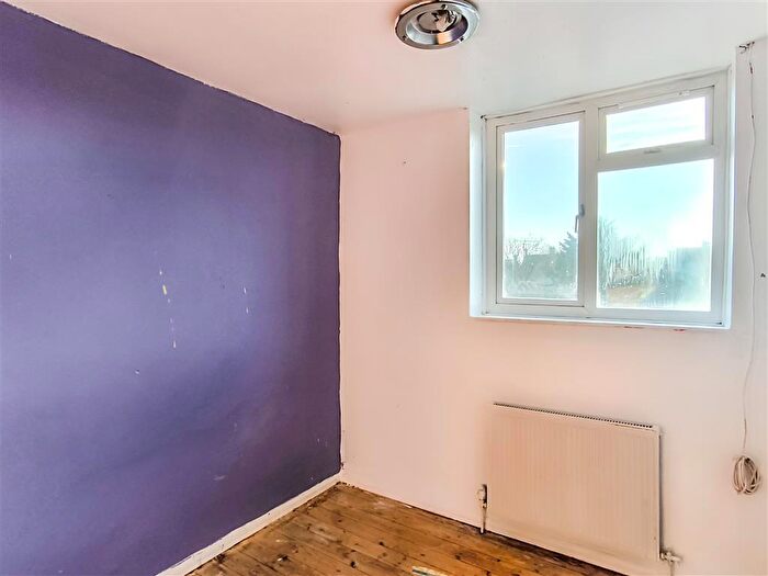 3 Bedroom Terraced House For Sale In Wentworth Road, Yeovil, BA21