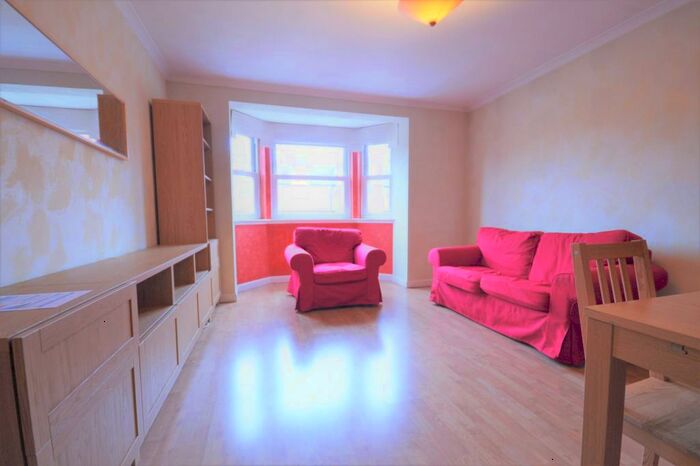 2 Bedroom Flat To Rent In Millar Crescent Edinburgh United Kingdom, EH10
