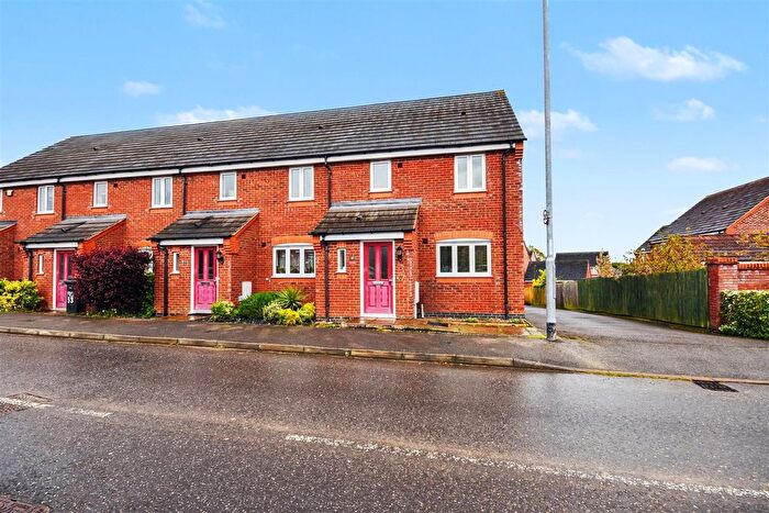 3 Bedroom Town House To Rent In Cheltenham Road, Corby, NN18