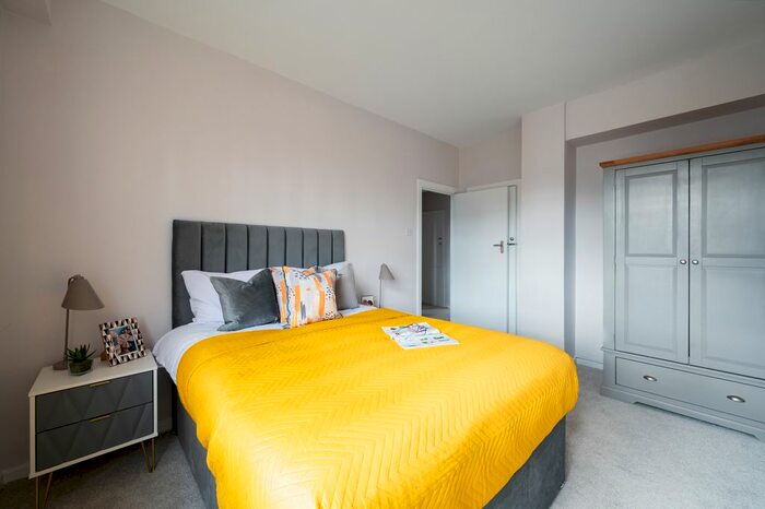 1 Bedroom Flat To Rent In Dolphin Square, London, SW1V