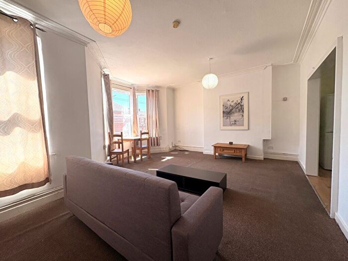 2 Bedroom Flat To Rent In Colum Rd, Cathays, Cardiff, CF10