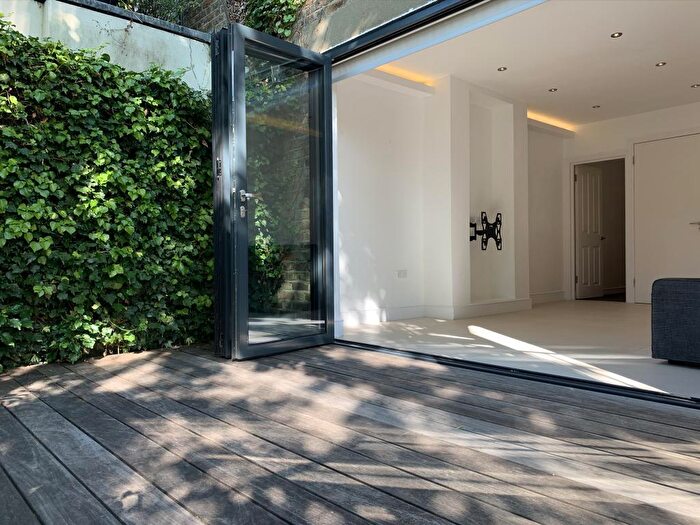 1 Bedroom Flat To Rent In (A) Dresden Road, London, N19