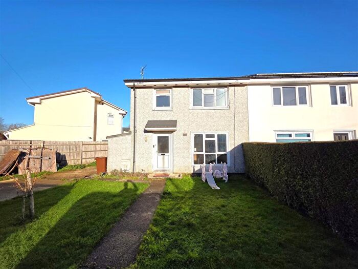 3 Bedroom Semi Detached House For Sale In Wharfedale Road, Corby, NN17