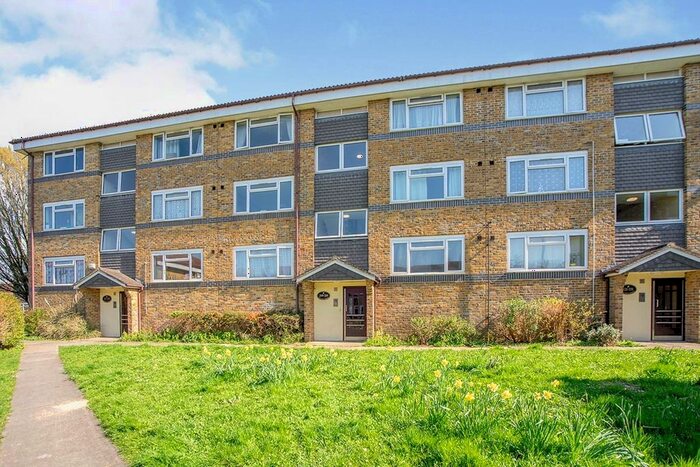 1 Bedroom Flat To Rent In Fort Pitt Street, Chatham, Kent, ME4