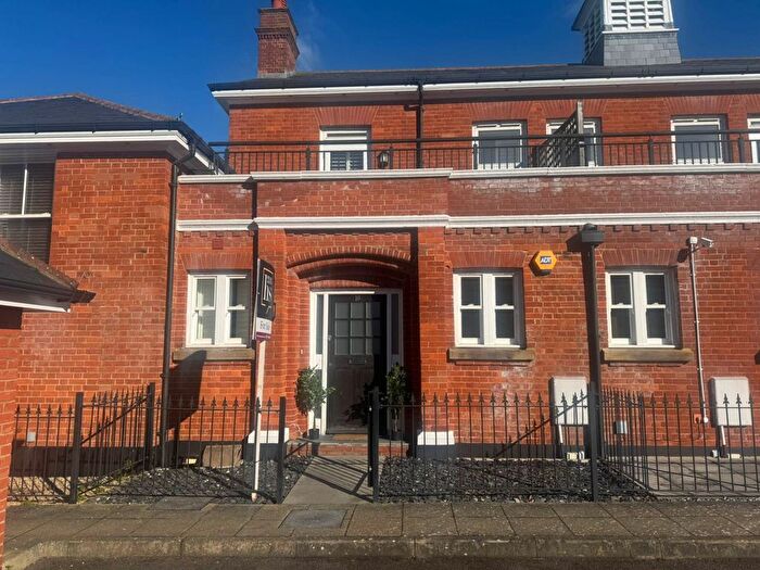 2 Bedroom Terraced House For Sale In Kensington Way, Brentwood, CM14