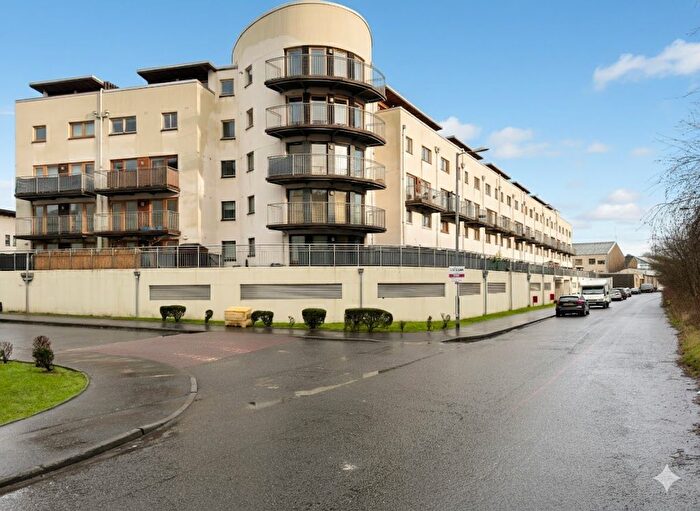 1 Bedroom Flat To Rent In Lochburn Gardens, Glasgow, G20