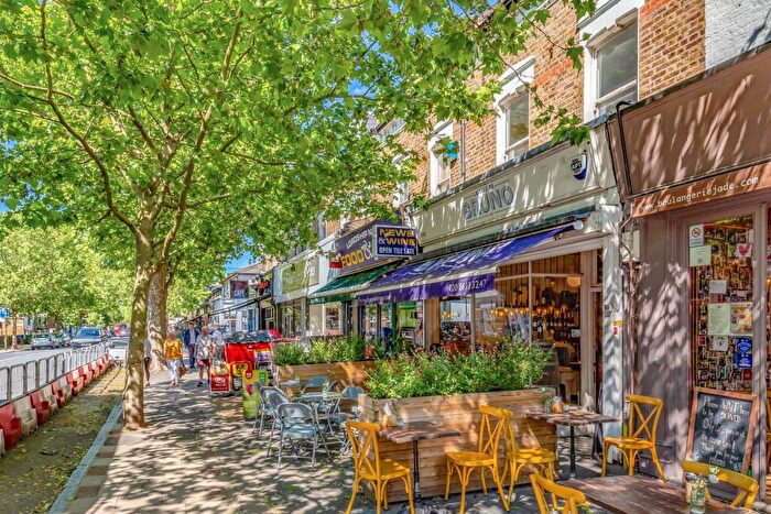 3 Bedroom Maisonette To Rent In Lordship Lane, SE22