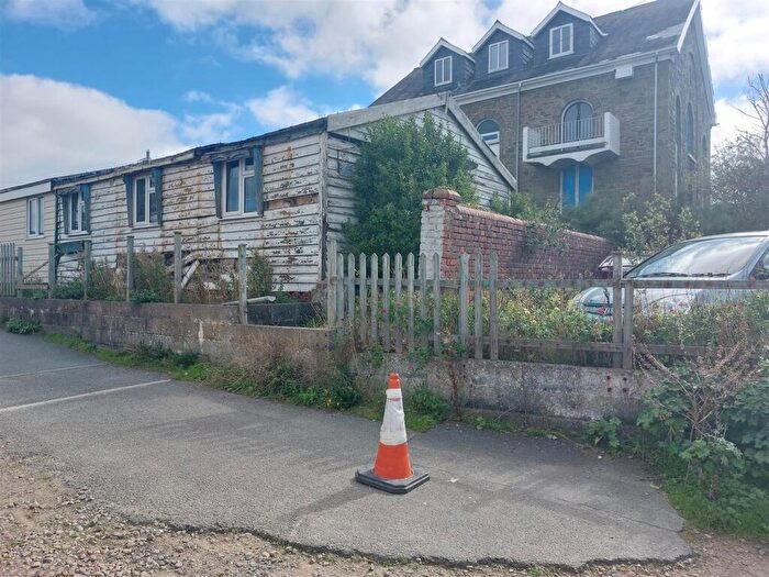 2 Bedroom Lodge For Sale In Aberporth, Cardigan, SA43