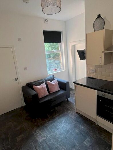 1 Bedroom Flat To Rent In Burton Road, West Didsbury, Didsbury, Manchester, M20