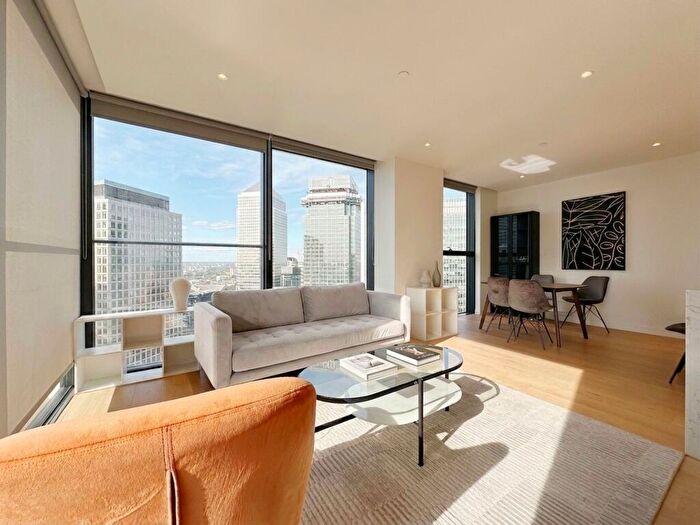 2 Bedroom Apartment For Sale In Hampton Tower, South Quay Plaza, E14