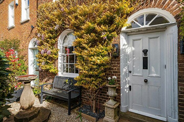 2 Bedroom House To Rent In Adelaide Square, Windsor, SL4