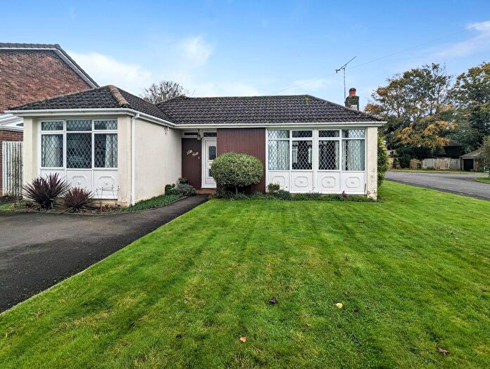 3 Bedroom Detached Bungalow To Rent In Tanfield Park, Wickham, PO17