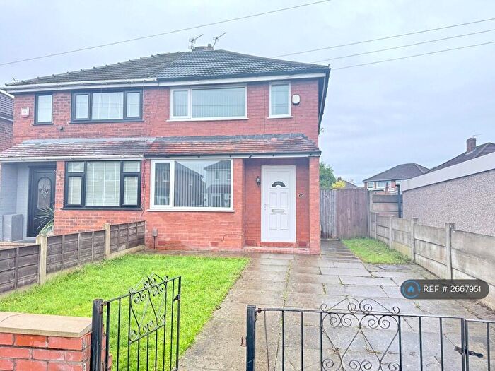 2 Bedroom Semi Detached House To Rent In Pinetree Street, Manchester, M18