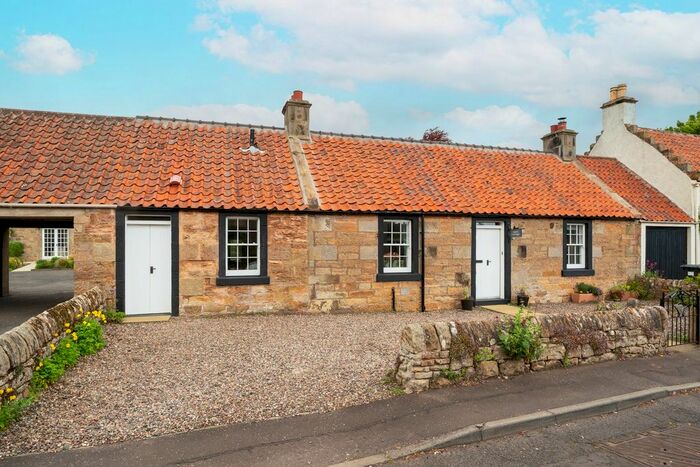 3 Bedroom Link Detached House For Sale In Smiddy Burn, Kingsbarns, KY16
