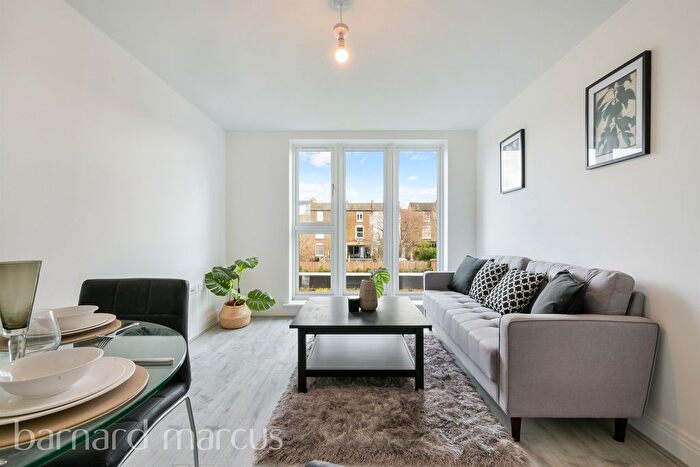 1 Bedroom Flat For Sale In Hartfield Road, London, SW19