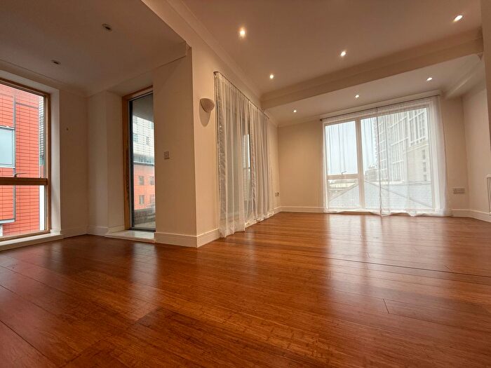 2 Bedroom Flat To Rent In Newark Street, London, E1