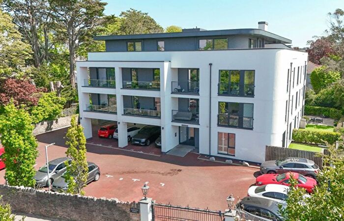 2 Bedroom Flat For Sale In St. Marychurch Road, St. Marychurch, Torquay, TQ1